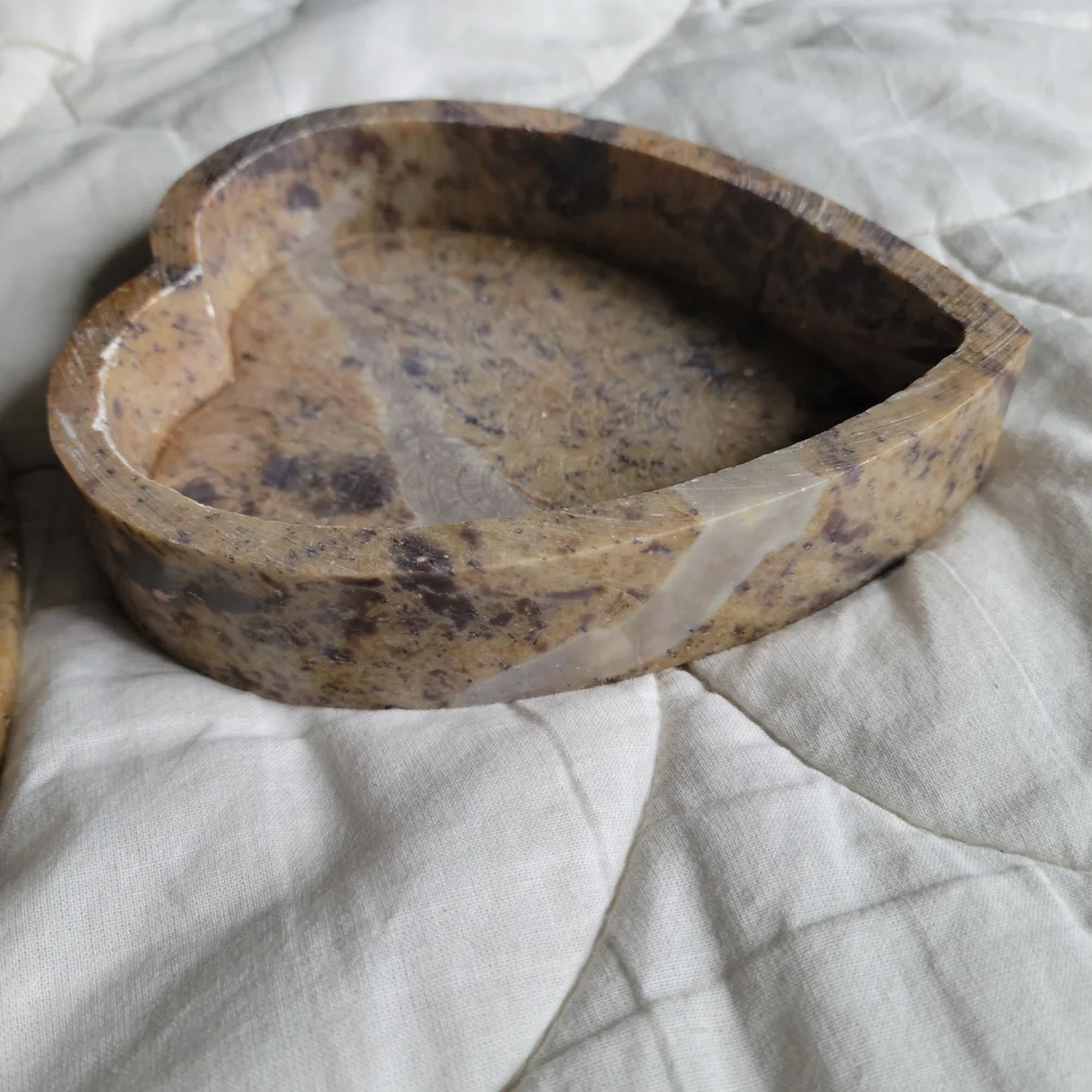 Heart-shaped Carved Soapstone Jewelry Organizer W/ Mother Of Pearl Floral Inlay
